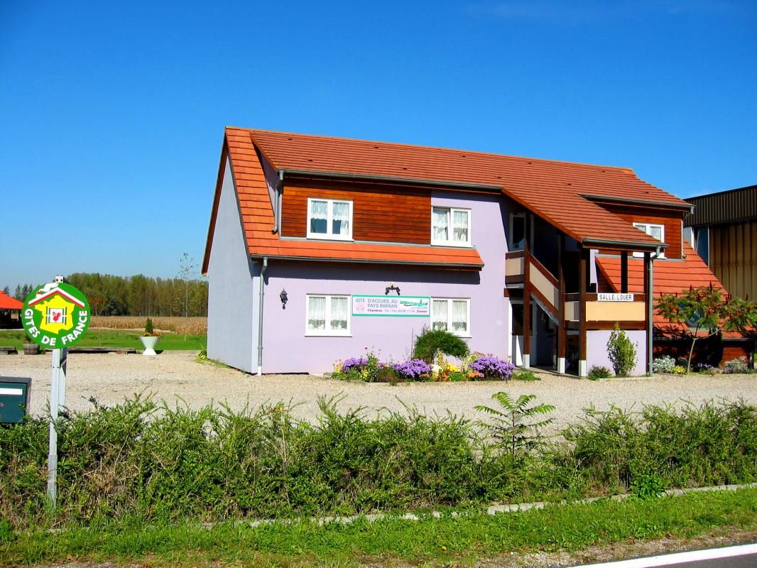 Gîte de groupe 46 personnes Munchhausen — Centre accueil Alsace Rhine avec salle séminaire