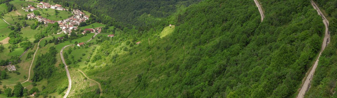 Paysages,traditions et vieilles pierres du Bugey