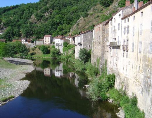 les falaises des Gorges de l'Allier