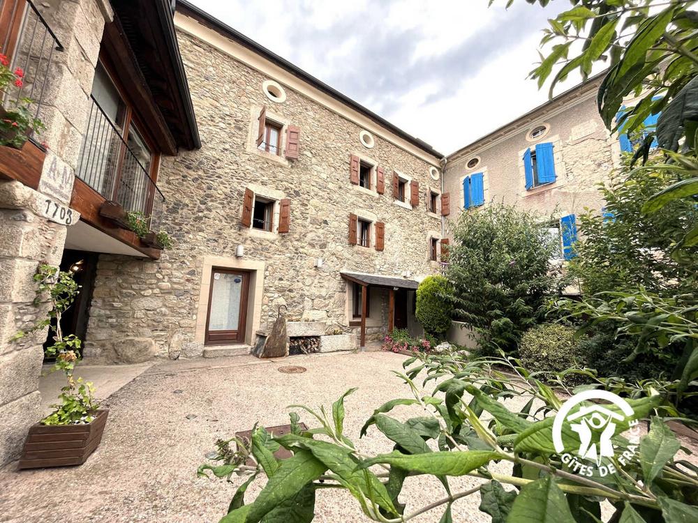 Alojamiento para grupos para 15 personas en Angoustrine — Pirineos Orientales con desayuno