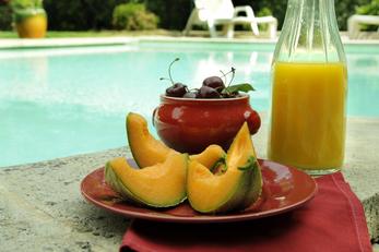 Bord de piscine gourmand