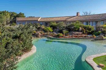 Luxury accommodations, Corse