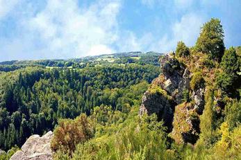  La Roche d’Oëtre, panorama sur les gorges de la Rouvre