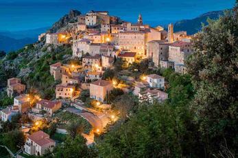 Durch die Bergdörfer der Balagne schlendern: Sant’Antonino, Pigna, Lumio