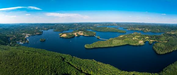 Lac de Vassivierec dans la Creuse
